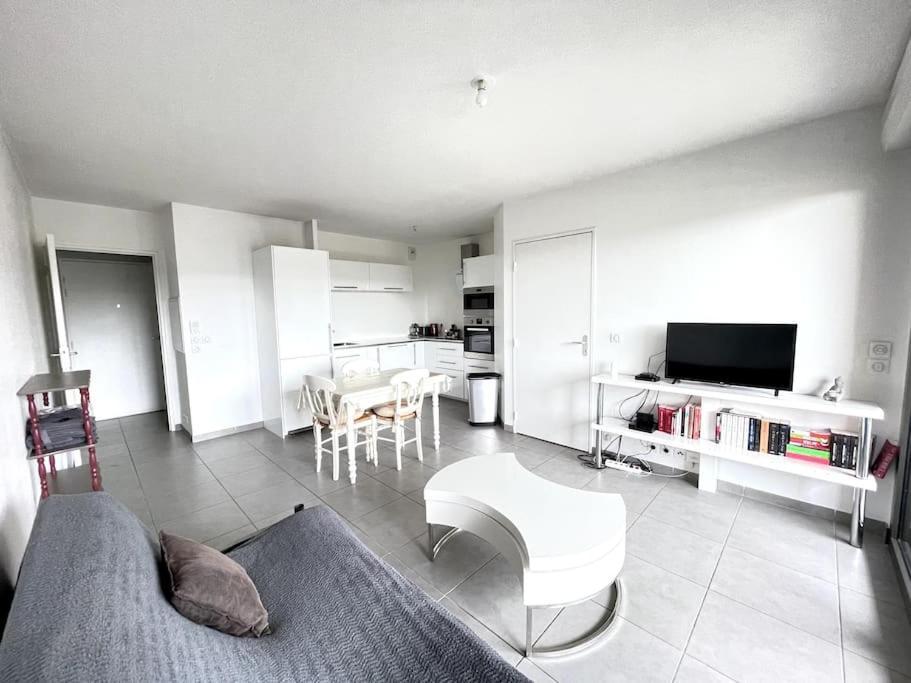 Spacieux T2 + Parking A 5 Min D'Aix Apartment Aix-en-Provence Exterior foto